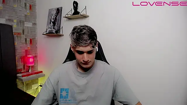 Snapshot of flaquito___ chatting on 04/21/26, 08:55 flaquito online show from 04/21/26, 08:55