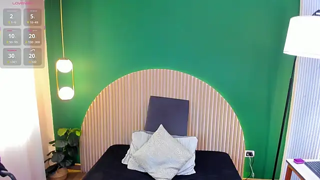 Alicecoule  online show from 06/26/26, 11:36