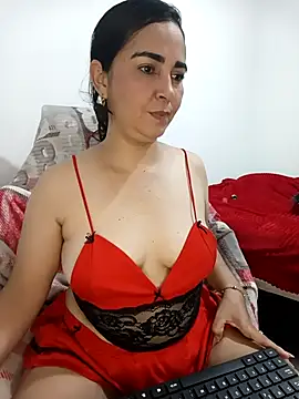 Snapshot of Emily_Divi69 chatting on 04/29/26, 02:48 Emily Divi69 online show from 04/29/26, 02:48