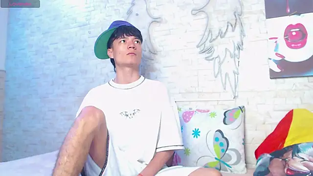 Alex latino  online show from 04/02/26, 12:30