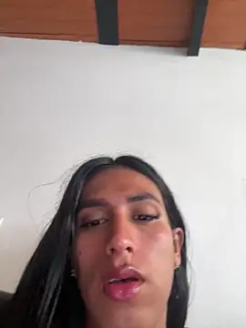 Snapshot of luna_duque chatting on 05/27/26, 03:20 luna duque online show from 05/27/26, 03:20