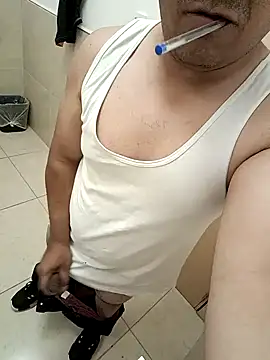 lobo caliente37 online show from 04/02/26, 10:07