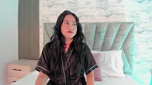Shashadeluxe online show from 04/28/26, 12:21