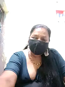 PINKI 024 online show from 04/18/26, 07:23
