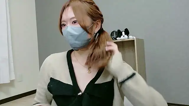 Snapshot of YUA_0425 chatting on 04/28/26, 05:18 YUA 0425 online show from 04/28/26, 05:18