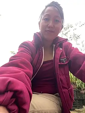 Snapshot of Huonglyna chatting on 04/29/26, 01:43 Huonglyna online show from 04/29/26, 01:43