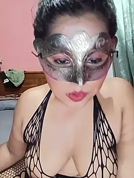Snapshot of Maskedcurves chatting on 07/24/26, 04:05 Maskedcurves online show from 07/24/26, 04:05