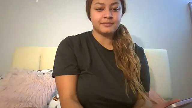 Snapshot of madzbailey chatting on 04/19/26, 04:28 madzbailey online show from 04/19/26, 04:28