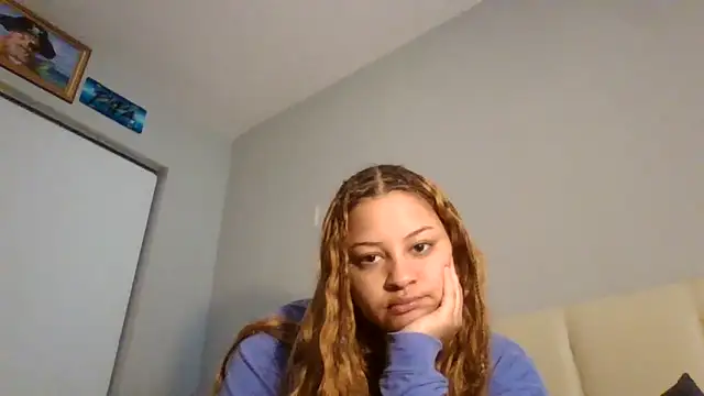 Snapshot of madzbailey chatting on 05/15/26, 03:30 madzbailey online show from 05/15/26, 03:30