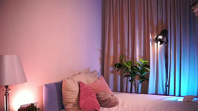Naomi Hotter online show from 05/14/26, 05:36