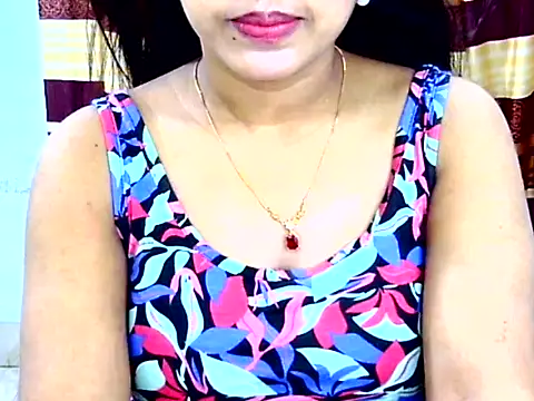 Noor Zarin online show from 04/16/26, 10:34