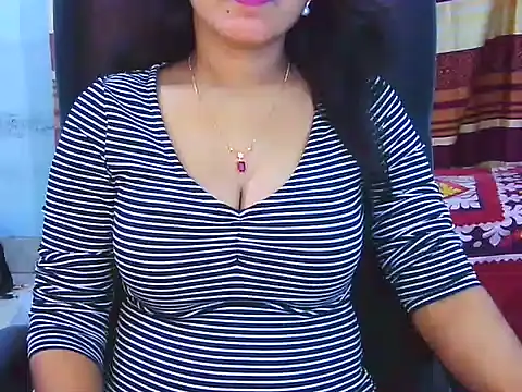 Noor Zarin online show from 04/19/26, 01:10
