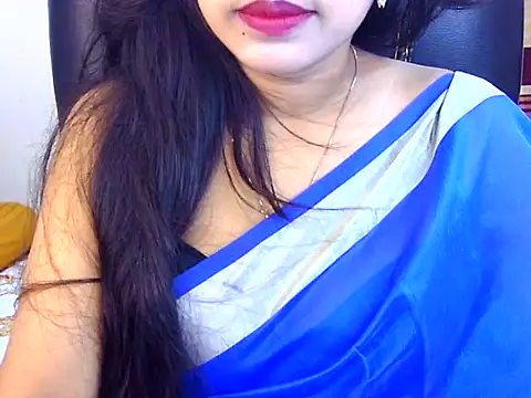 Noor Zarin online show from 05/18/26, 08:14