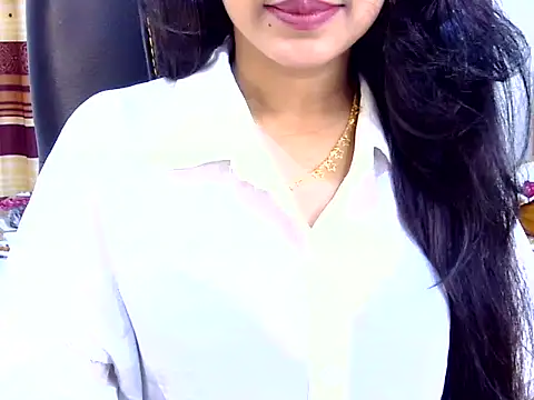 Noor Zarin online show from 05/26/26, 06:42