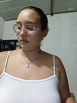 naughty girl hot  online show from 06/10/26, 12:00