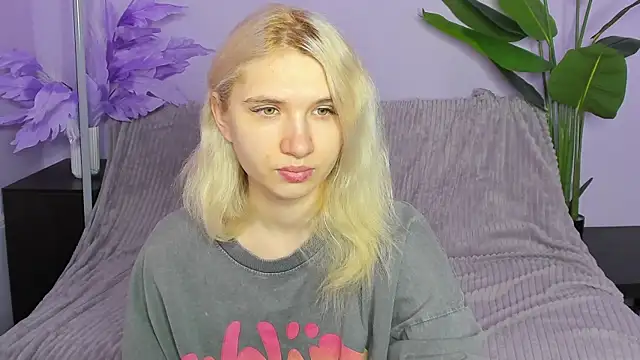 Kitty Blondie online show from 04/07/26, 04:13