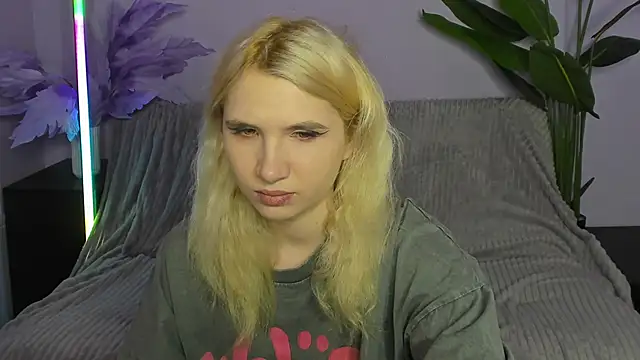 Kitty Blondie online show from 04/08/26, 02:22