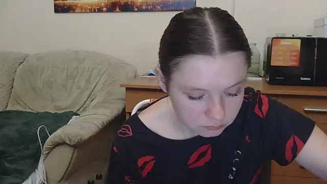 JessicaHolland1 online show from 05/26/26, 06:59