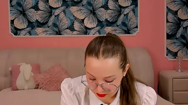 Snapshot of SYDNEY_DIAMONDS chatting on 04/04/26, 03:53 SYDNEY DIAMONDS online show from 04/04/26, 03:53