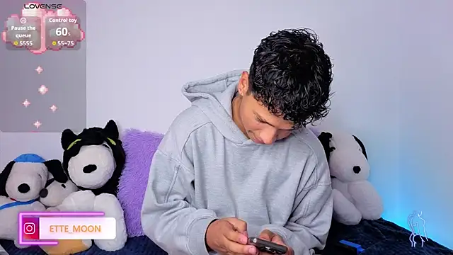 ETTE MOON online show from 04/18/26, 02:48