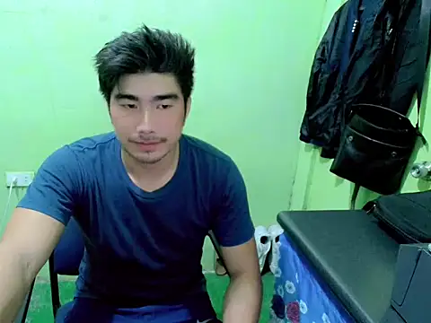 Snapshot of Hunkfireman chatting on 04/19/26, 10:36 Hunkfireman online show from 04/19/26, 10:36