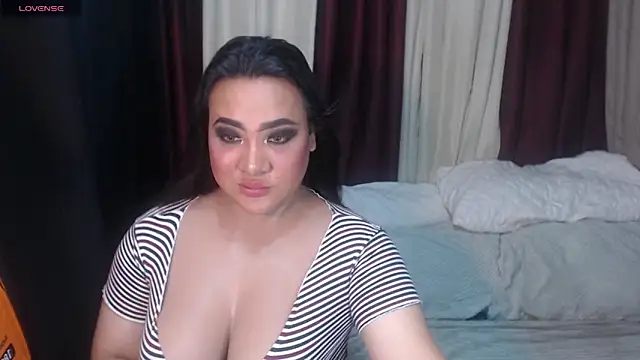 Snapshot of Freya_Goddess chatting on 04/11/26, 02:49 Freya Goddess online show from 04/11/26, 02:49