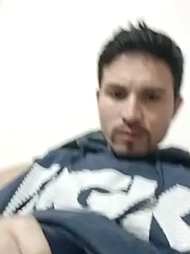 Snapshot of Joelcio19cm chatting on 04/30/26, 04:08 Joelcio19cm online show from 04/30/26, 04:08