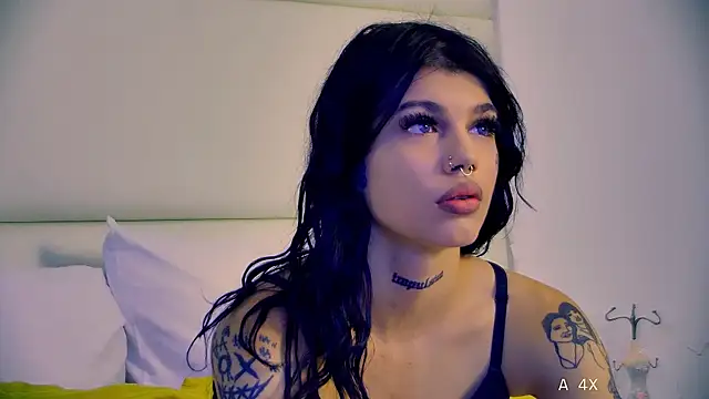 YasminnStorm online show from 05/13/26, 04:43