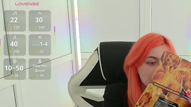 Snapshot of NightLeaf chatting on 04/08/26, 01:11 NightLeaf online show from 04/08/26, 01:11