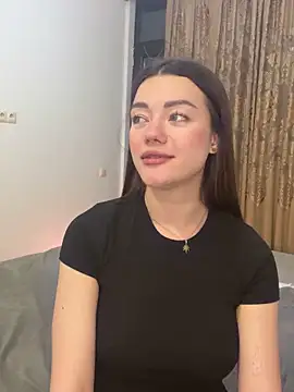 LucyVixxen online show from 04/08/26, 08:31