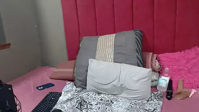 PinkyxGodess online show from 04/28/26, 02:27