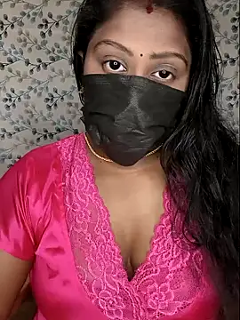 Snapshot of Romantic_Woman chatting on 04/14/26, 06:36 Romantic Woman online show from 04/14/26, 06:36