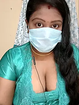 Snapshot of Romantic_Woman chatting on 04/21/26, 01:50 Romantic Woman online show from 04/21/26, 01:50