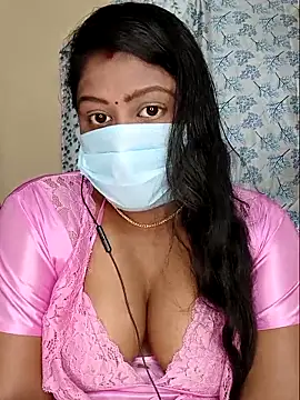 Snapshot of Romantic_Woman chatting on 04/23/26, 03:47 Romantic Woman online show from 04/23/26, 03:47