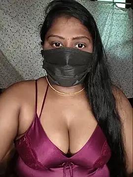 Snapshot of Romantic_Woman chatting on 05/16/26, 06:32 Romantic Woman online show from 05/16/26, 06:32
