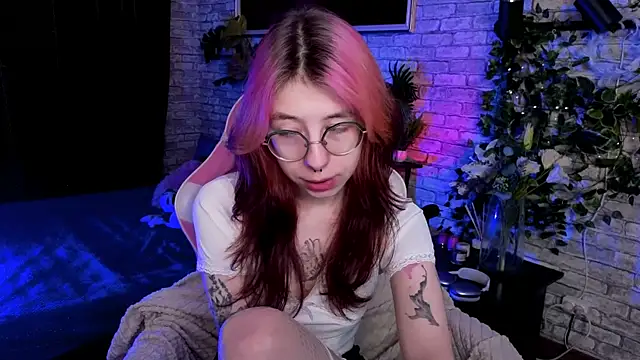Alice Nyx online show from 06/24/26, 08:41