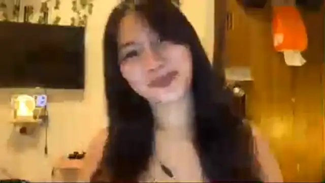 Snapshot of GlindaDejardin chatting on 04/11/26, 05:17 GlindaDejardin online show from 04/11/26, 05:17