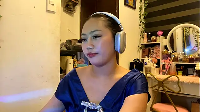Snapshot of GlindaDejardin chatting on 04/26/26, 05:10 GlindaDejardin online show from 04/26/26, 05:10