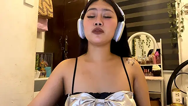 Snapshot of GlindaDejardin chatting on 05/15/26, 05:53 GlindaDejardin online show from 05/15/26, 05:53