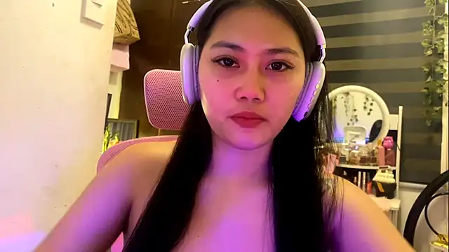 Snapshot of GlindaDejardin chatting on 05/22/26, 05:40 GlindaDejardin online show from 05/22/26, 05:40