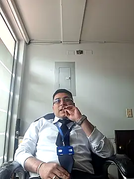 J0nathannn online show from 04/21/26, 08:34