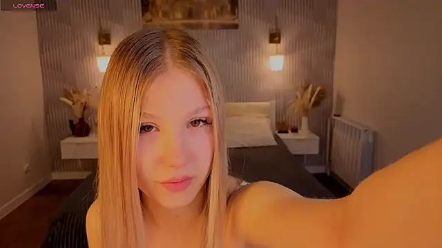 Snapshot of Angelina_Becker chatting on 05/07/26, 01:11 Angelina Becker online show from 05/07/26, 01:11