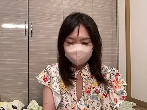 Snapshot of lemonade_madame chatting on 07/16/26, 12:55 lemonade madame online show from 07/16/26, 12:55