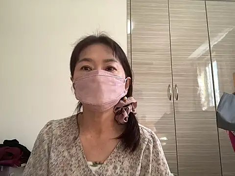 Snapshot of lemonade_madame chatting on 07/18/26, 11:52 lemonade madame online show from 07/18/26, 11:52