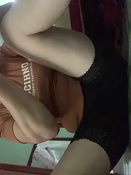 Snapshot of __Evelyn__ chatting on 05/18/26, 02:07 Evelyn online show from 05/18/26, 02:07