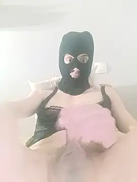 Snapshot of Tinaki_cross chatting on 04/06/26, 01:25 Tinaki cross online show from 04/06/26, 01:25