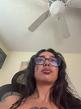 Snapshot of Controllercutie chatting on 04/07/26, 06:41 Controllercutie online show from 04/07/26, 06:41