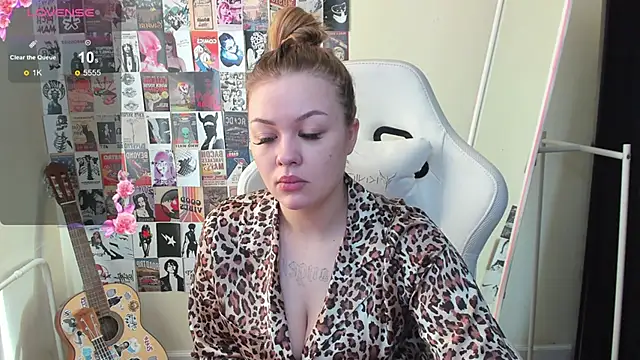Snapshot of AmeliePeach chatting on 05/01/26, 01:43 AmeliePeach online show from 05/01/26, 01:43