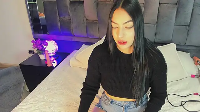 Ashly bloom  online show from 05/24/26, 03:33