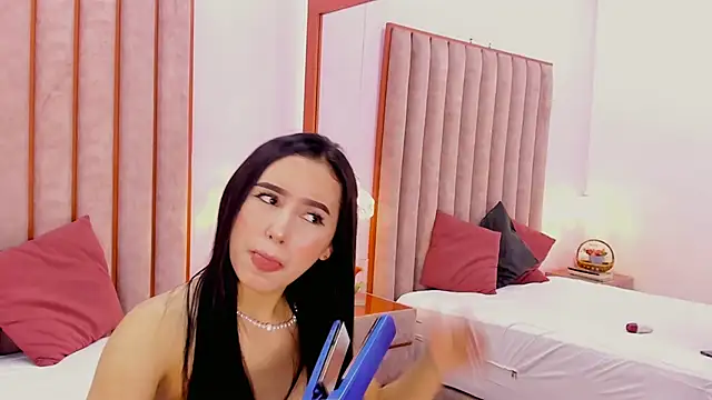 Zoe Monrow online show from 05/19/26, 12:44